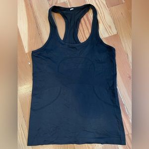 LULULEMON Women’s Tank (4)